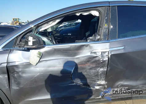 2018 Tesla Model X from USA, damaged, VIN 5YJXCBE28JF091047